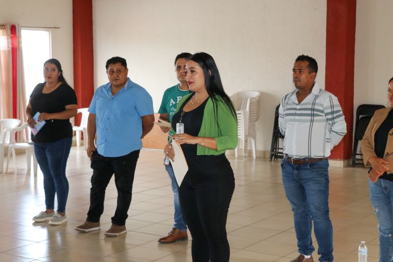 Inicia con Éxito el Curso de Aplicación de Uñas Acrílicas Básico-Avanzado