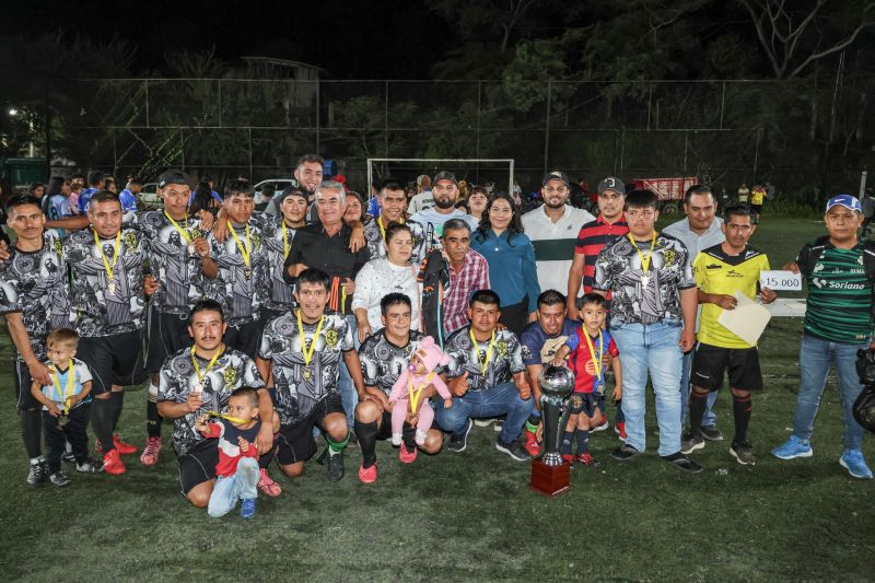 Gran Final de Fútbol en Acatitlán: Una Fiesta Familiar y Deportiva