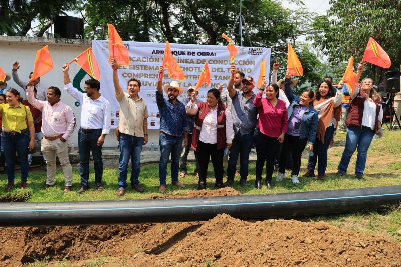 Presidente Edder Inicia mega obra de reubicación de línea de conducción agua Chilchotla