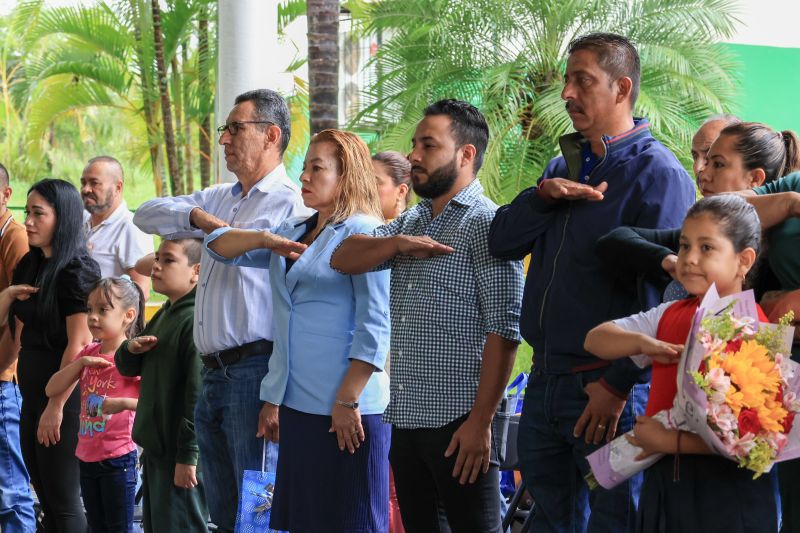 ¡Feliz regreso a clases para todas y todos los alumnos de Luvianos!