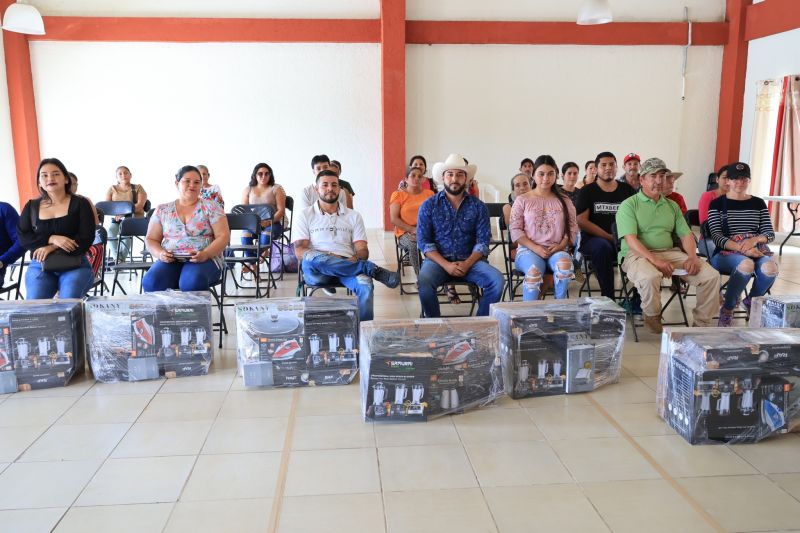¡Seguimos trabajando por el bienestar de las familias de Luvianos!