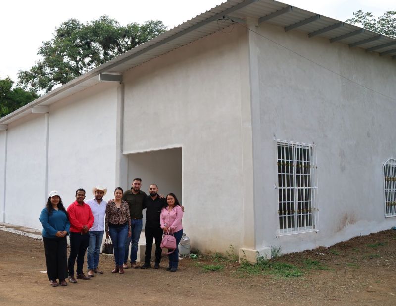 Edder supervisa avances de construcción de la Clínica del Bienestar en Luvianos