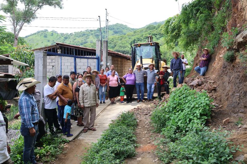 Edder inicia construcción de un tramo de carretera en Rancho Viejo